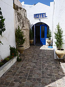 Hotel Captain Manolis, Parikia, Paros, market street entrance